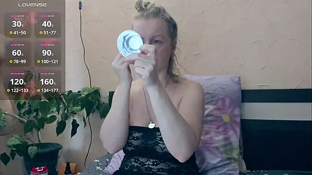 I AM MILF online show from 03/05/26, 08:00