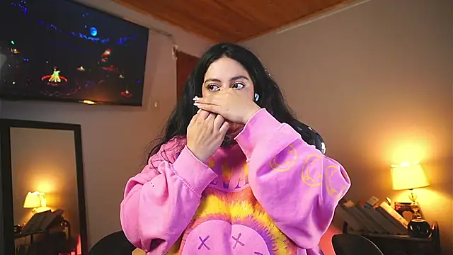 coraline latin online show from 03/21/26, 11:03