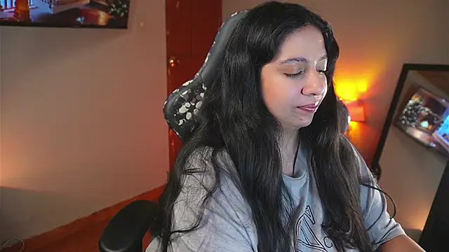 coraline latin online show from 11/24/25, 05:46