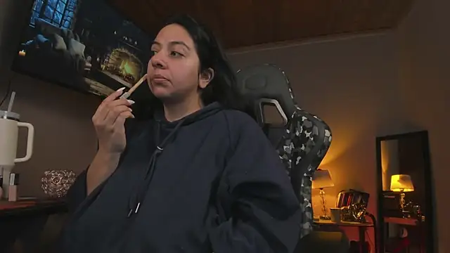 coraline latin online show from 02/17/25, 10:27