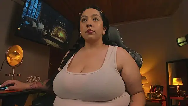 coraline latin online show from 02/18/25, 01:32