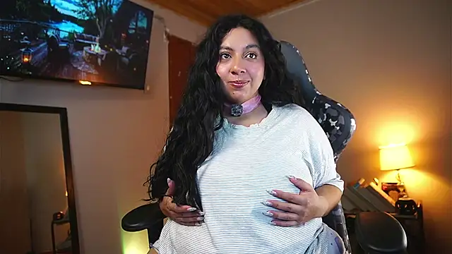 coraline latin online show from 04/22/26, 01:51