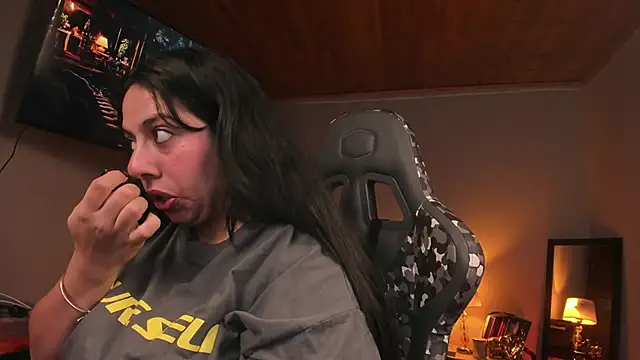 coraline latin online show from 02/28/25, 10:28