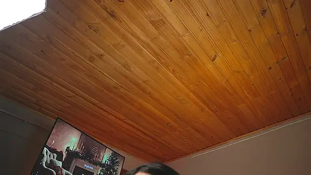 coraline latin online show from 11/30/25, 12:33