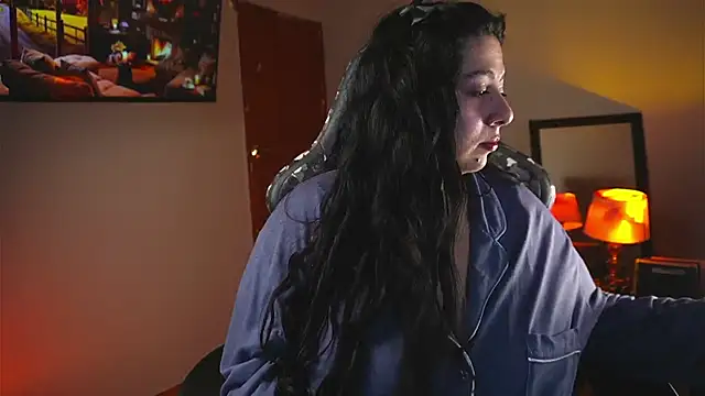 coraline latin online show from 10/30/25, 11:19