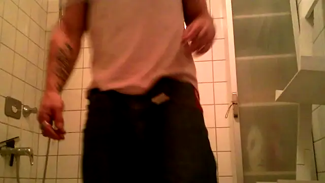 AthleticWomenizer2 online show from 11/16/25, 10:57