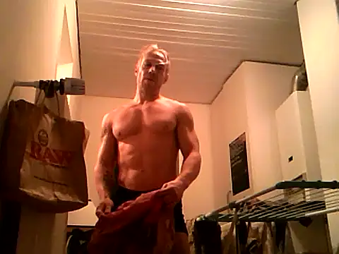 AthleticWomenizer2 online show from 11/12/25, 12:04