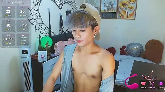 Snapshot of WildestTwink chatting on 09/08/25, 04:17 WildestTwink online show from 09/08/25, 04:17