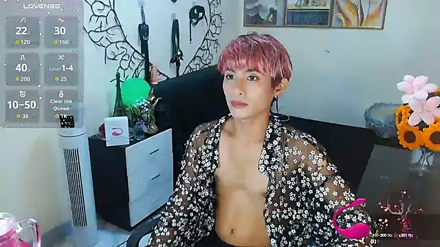 Snapshot of WildestTwink chatting on 10/14/25, 06:41 WildestTwink online show from 10/14/25, 06:41