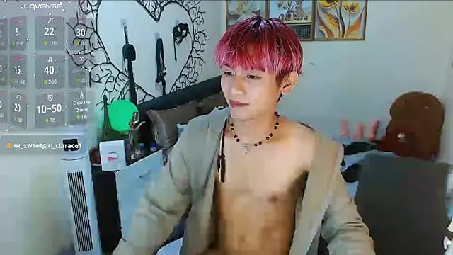 Snapshot of WildestTwink chatting on 10/02/25, 06:44 WildestTwink online show from 10/02/25, 06:44