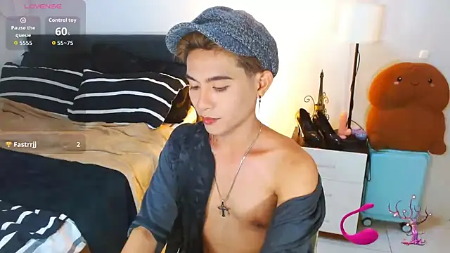 Snapshot of WildestTwink chatting on 06/19/26, 01:39 WildestTwink online show from 06/19/26, 01:39