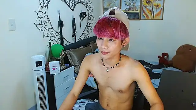 Snapshot of WildestTwink chatting on 09/30/25, 05:08 WildestTwink online show from 09/30/25, 05:08
