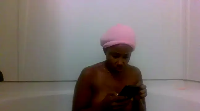 Snapshot of Xochillovemoney2 chatting on 12/19/24, 08:56 Xochillovemoney2 online show from 12/19/24, 08:56