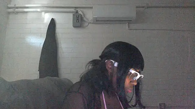 Xochillovemoney2 online show from 07/09/26, 11:48