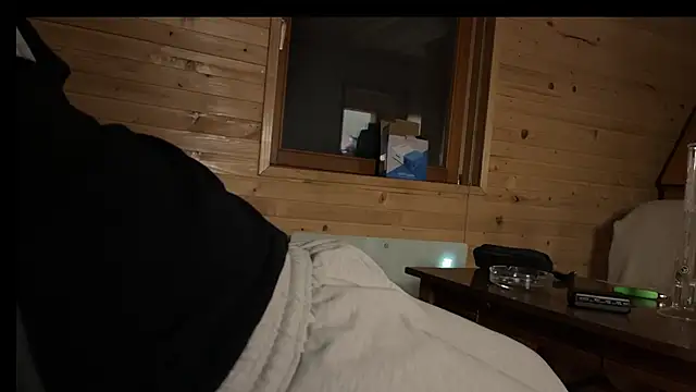 Snapshot of diablocuple chatting on 02/21/25, 11:32 diablocuple online show from 02/21/25, 11:32