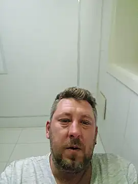 Snapshot of ktmtom247 chatting on 09/22/25, 03:01 ktmtom247 online show from 09/22/25, 03:01