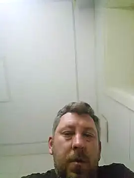 Snapshot of ktmtom247 chatting on 10/06/25, 02:46 ktmtom247 online show from 10/06/25, 02:46