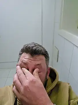 Snapshot of ktmtom247 chatting on 02/24/25, 03:44 ktmtom247 online show from 02/24/25, 03:44