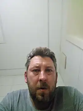 Snapshot of ktmtom247 chatting on 10/15/25, 03:09 ktmtom247 online show from 10/15/25, 03:09