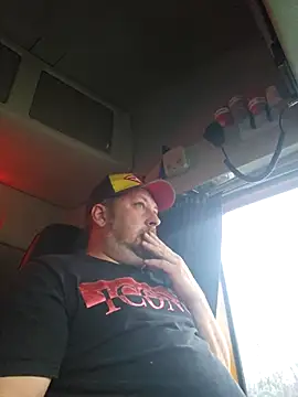 Snapshot of ktmtom247 chatting on 11/17/25, 07:34 ktmtom247 online show from 11/17/25, 07:34