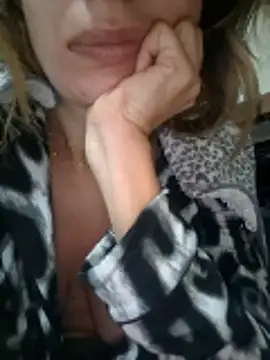 fammefatale1987 online show from 11/30/25, 07:58