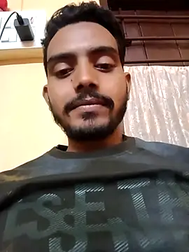 Snapshot of raavan69 chatting on 11/13/25, 11:47 raavan69 online show from 11/13/25, 11:47