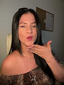 Snapshot of Carolina_Novoa chatting on 02/15/25, 11:14 Carolina Novoa online show from 02/15/25, 11:14