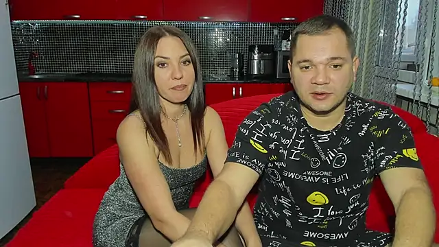 Snapshot of sladkayapara2019 chatting on 10/23/25, 06:01 sladkayapara2019 online show from 10/23/25, 06:01