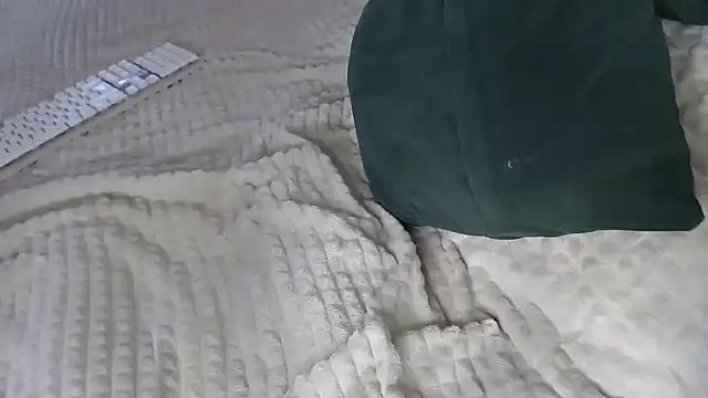 Kiradoll27 online show from 10/28/25, 10:03