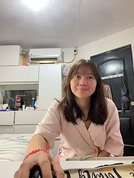Snapshot of asianmystery203 chatting on 02/05/25, 01:47 asianmystery203 online show from 02/05/25, 01:47