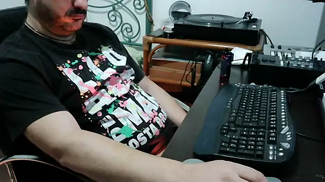 Italian dark desire online show from 11/26/25, 10:04