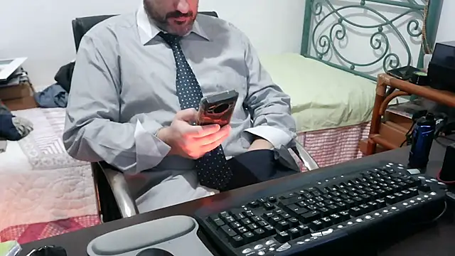 Italian dark desire online show from 12/04/25, 08:30