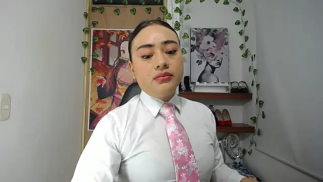 Snapshot of ReyleDoll chatting on 03/03/25, 11:24 ReyleDoll online show from 03/03/25, 11:24