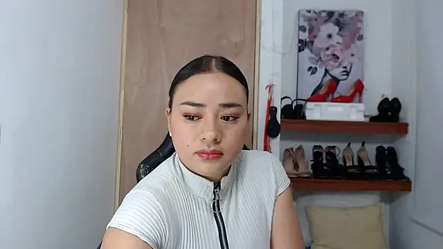 Snapshot of ReyleDoll chatting on 02/01/25, 09:29 ReyleDoll online show from 02/01/25, 09:29