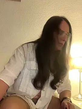 Chic desire online show from 04/04/26, 09:32