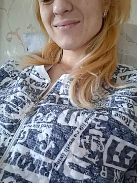 YogisticJuli666 online show from 03/21/25, 06:49