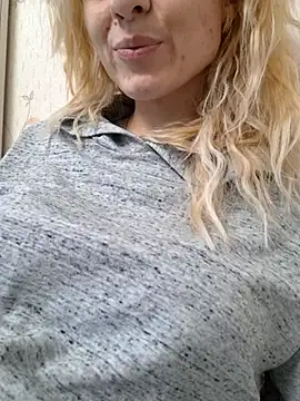 YogisticJuli666 online show from 03/10/25, 06:16