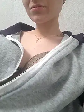 YogisticJuli666 online show from 10/15/25, 05:28