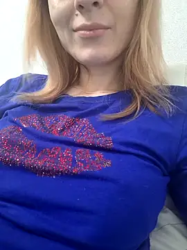 YogisticJuli666 online show from 12/18/25, 06:07