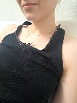 YogisticJuli666 online show from 09/23/25, 05:03