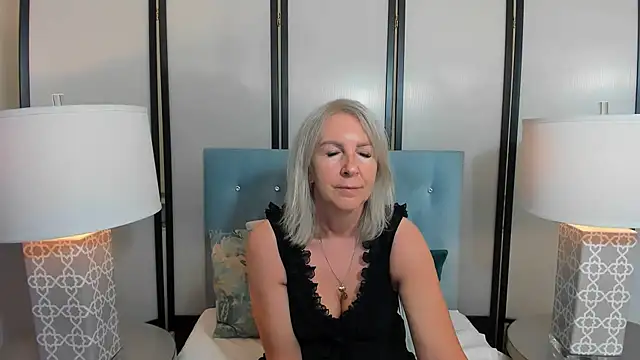 Snapshot of EricaTop chatting on 06/11/26, 08:17 EricaTop online show from 06/11/26, 08:17