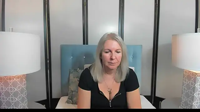 EricaTop online show from 11/17/25, 05:28