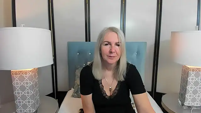 Snapshot of EricaTop chatting on 01/13/26, 09:30 EricaTop online show from 01/13/26, 09:30