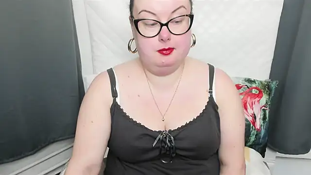 Snapshot of dirtyBonnie chatting on 03/17/25, 07:35 dirtyBonnie online show from 03/17/25, 07:35