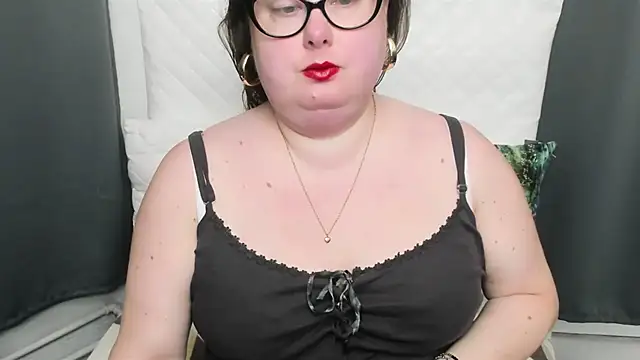 Snapshot of dirtyBonnie chatting on 02/28/25, 04:54 dirtyBonnie online show from 02/28/25, 04:54