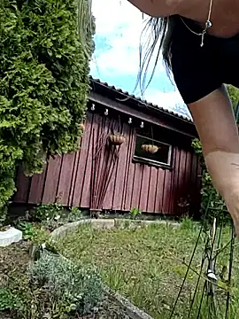 Snapshot of SwedishJennifer chatting on 05/20/26, 12:02 SwedishJennifer online show from 05/20/26, 12:02