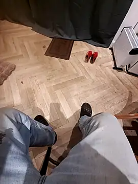 realeasy1 online show from 11/28/25, 03:07