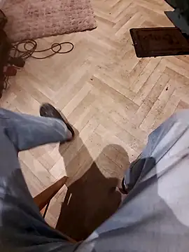 realeasy1 online show from 12/22/25, 02:22