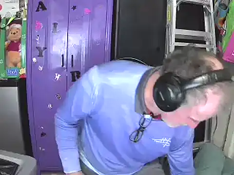 Snapshot of Sweet_Sexy1963 chatting on 12/28/24, 01:39 Sweet Sexy1963 online show from 12/28/24, 01:39