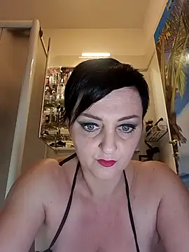 lucillabollente online show from 04/06/26, 04:08